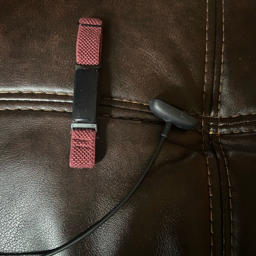 Fitbit - Inspire 2 - great condition with elastic band